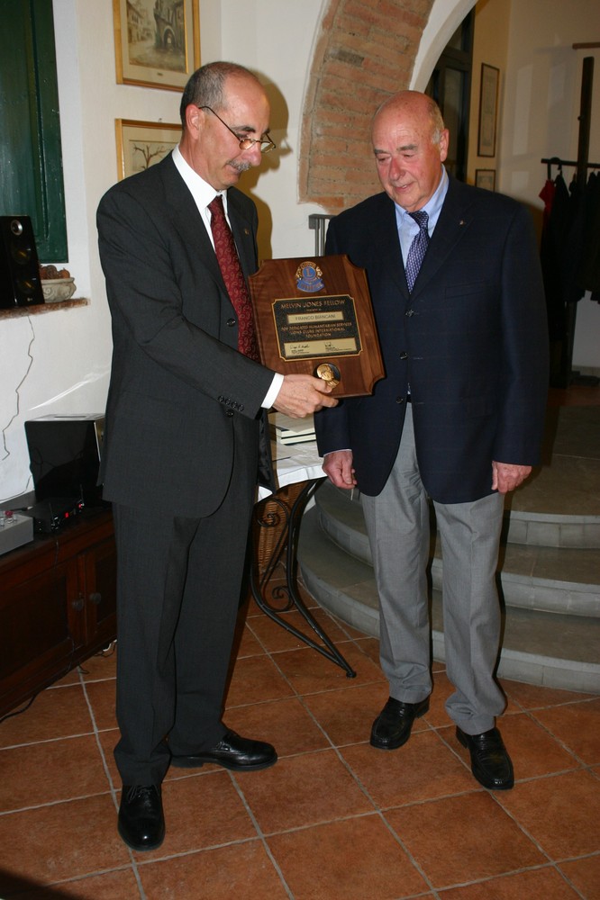 Il Melvin Jones Fellow al socio Franco Biancani