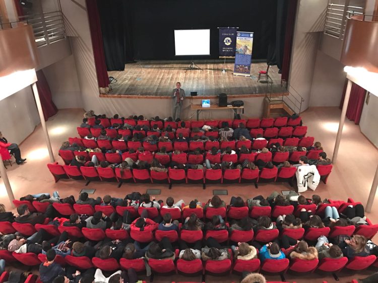 La parola agli Officers distrettuali: 3.100 ragazzi sulla rete, il Progetto Martina e la R