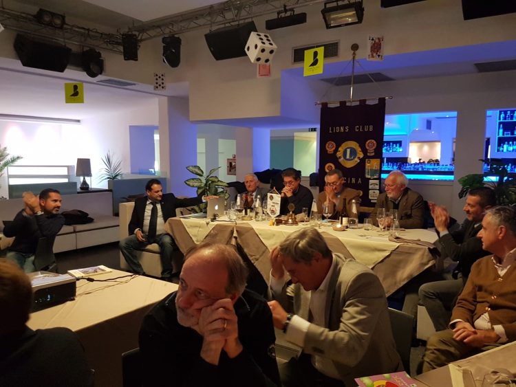 Gianfranco Vallini presenta ai soci il suo libro «I ponti nelle cartoline illustrate del '